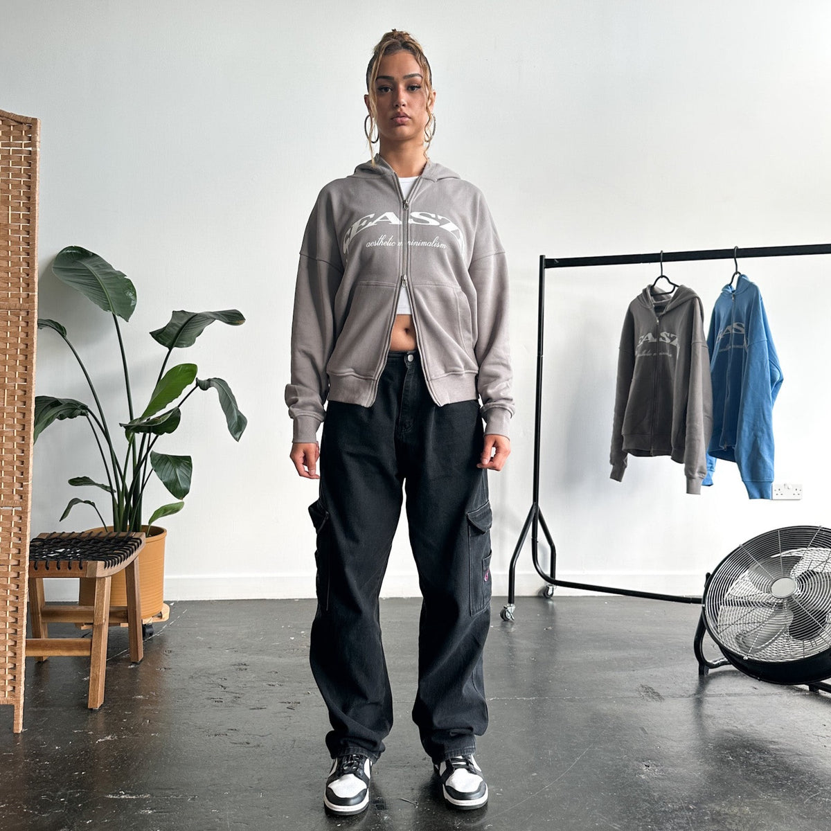 [AM] Zipped Hoodie - MEDIUM (SAMPLE SALE)