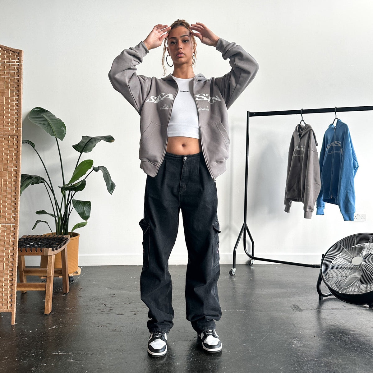 [AM] Zipped Hoodie - MEDIUM (SAMPLE SALE)